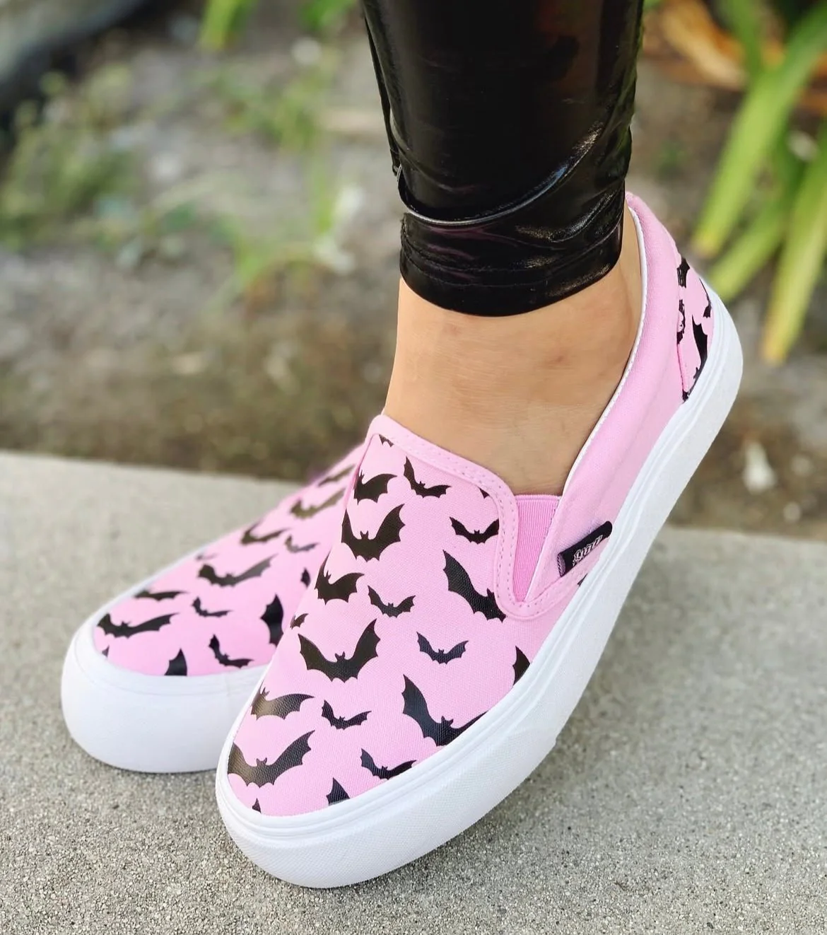 CHILL BAT - PINK/BLACK - Image 8